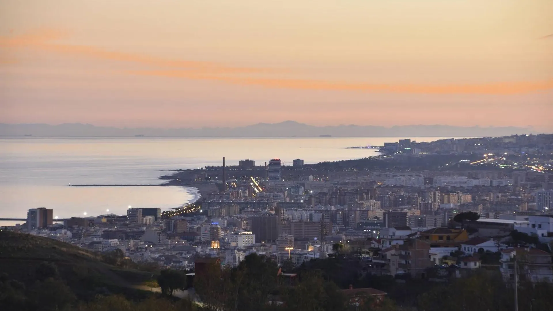Villa Rural En Malaga Con Piscina Y Vistas Al Mar