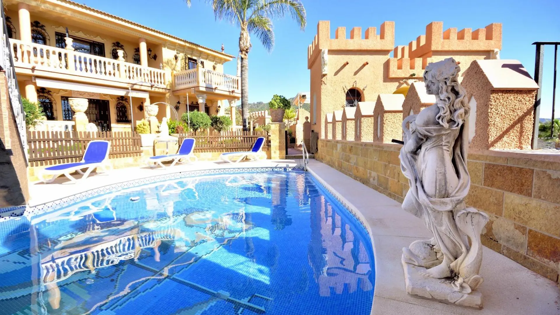 Villa Rural En Malaga Con Piscina Y Vistas Al Mar