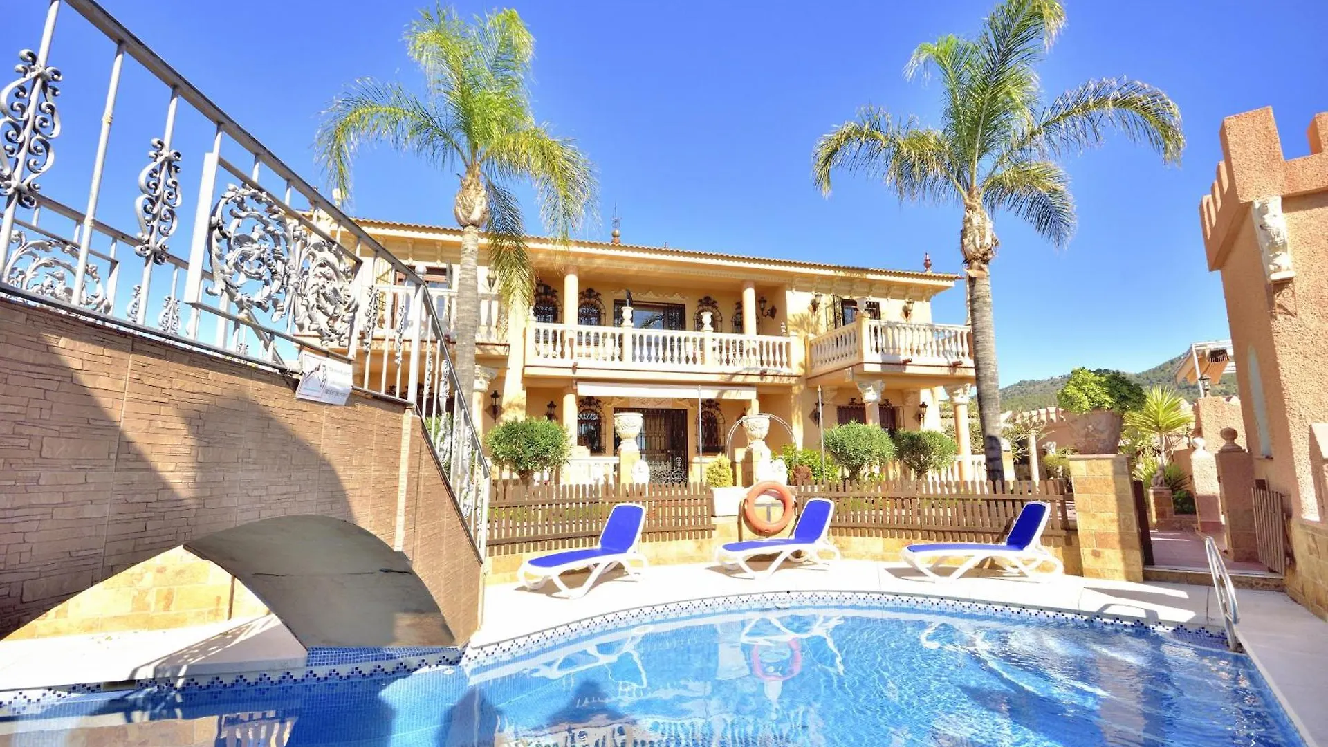 Villa Rural En Malaga Con Piscina Y Vistas Al Mar