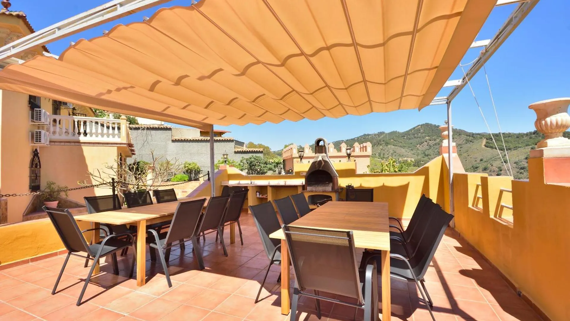 Villa Rural En Malaga Con Piscina Y Vistas Al Mar