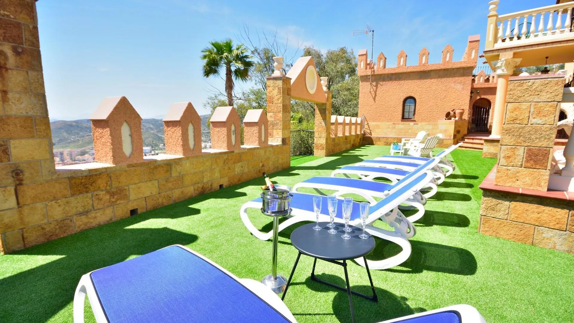 Villa Rural En Malaga Con Piscina Y Vistas Al Mar